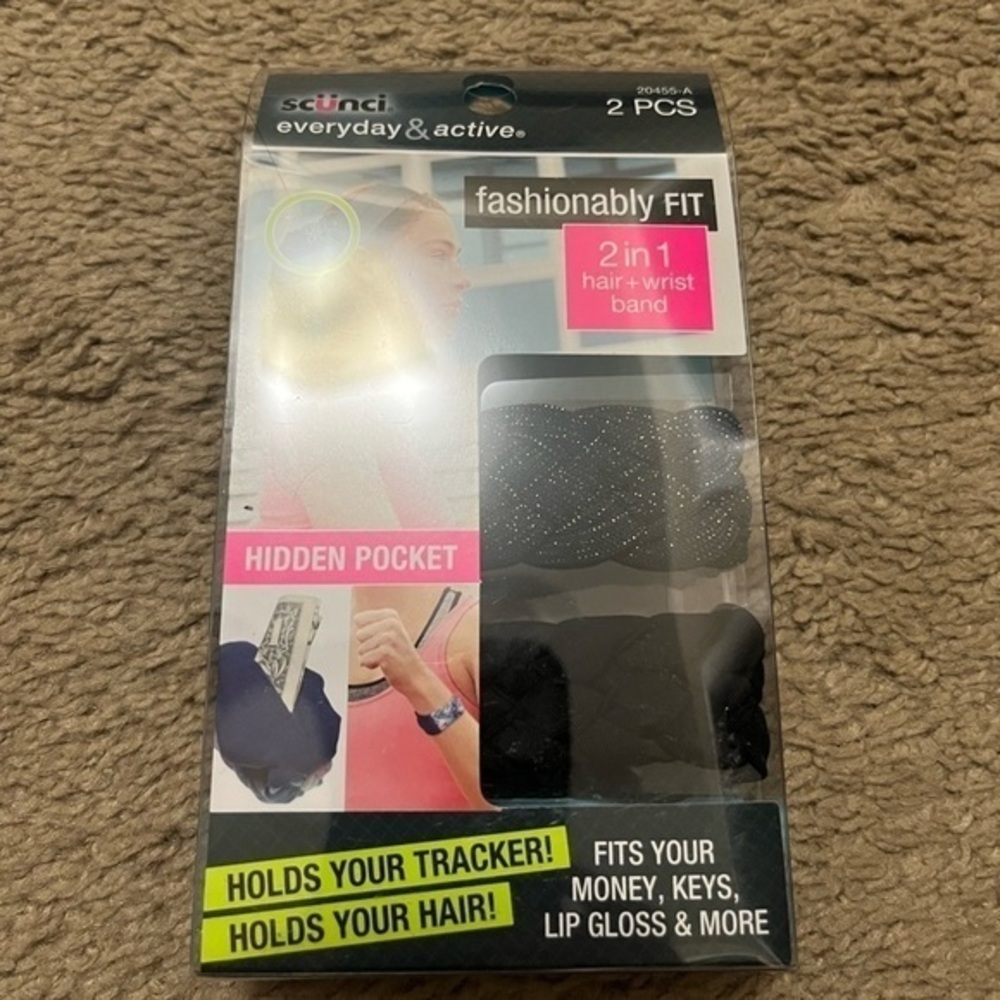 NWT Brand New Scunci 2 in 1 hair + wrist band.